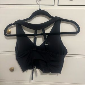 Gymshark Whitney Simmons sports bra
No pads